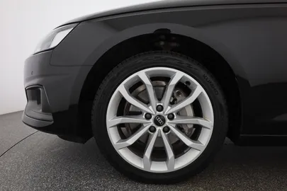 Car image 32