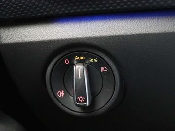 Car image 32