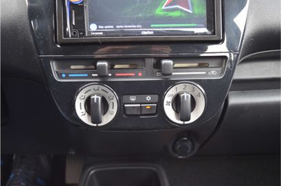 Car image 32