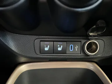 Car image 28