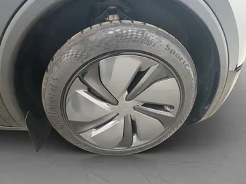 Car image 33