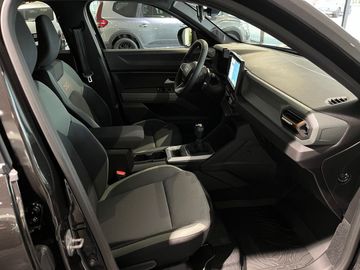 Car image 11