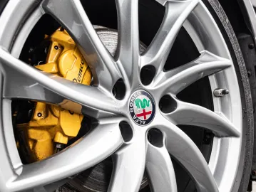 Car image 30
