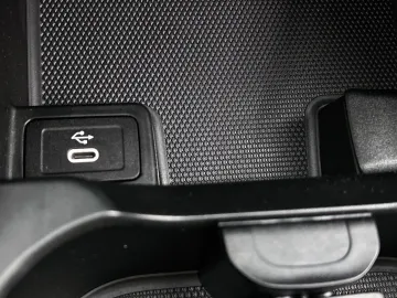 Car image 41