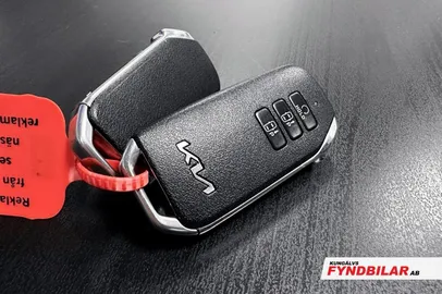 Car image 23
