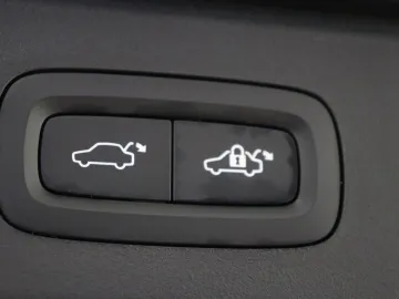 Car image 34