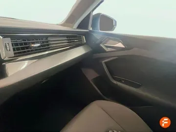 Car image 33