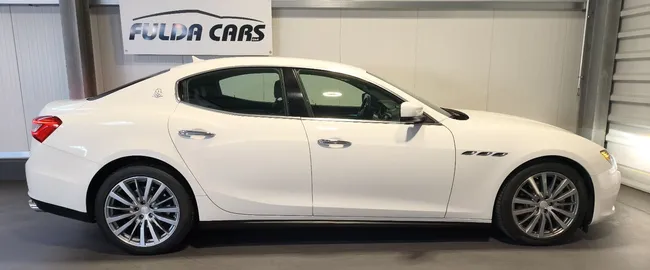 Car image 3