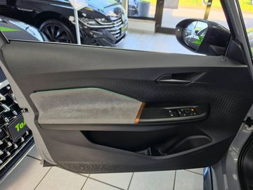Car image 35