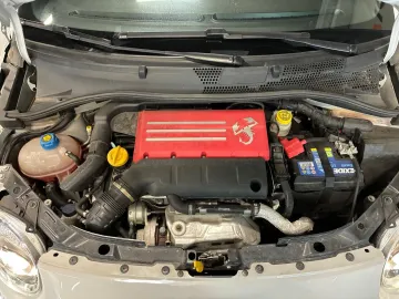 Car image 19