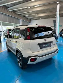 Car image 14