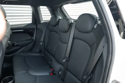 Car image 40
