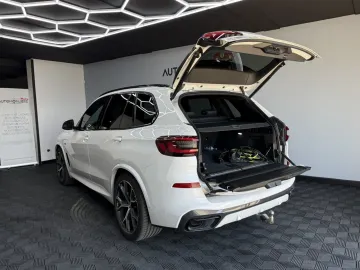 Car image 38