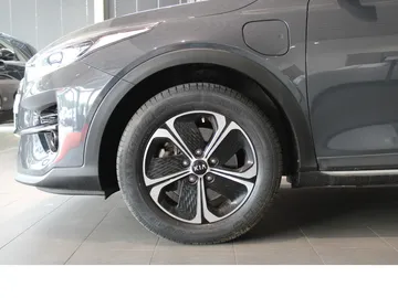 Car image 27