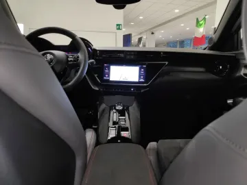 Car image 29