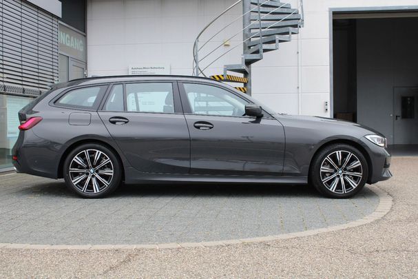 BMW 330d Touring M xDrive 210 kW image number 3