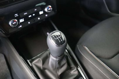 Car image 30