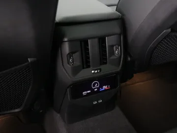 Car image 34