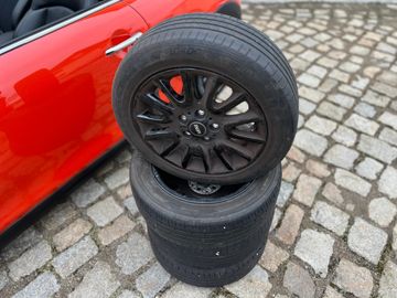 Car image 34