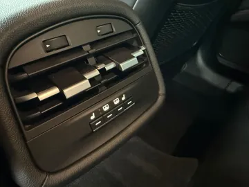 Car image 49