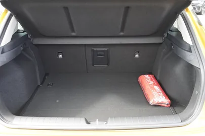 Car image 36