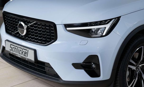 Volvo XC40 B3 Plus Dark 120 kW image number 4