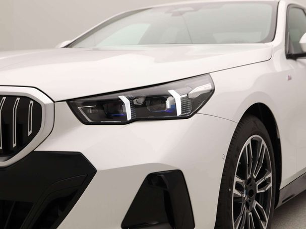 BMW 520i 140 kW image number 18