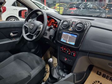 Car image 11