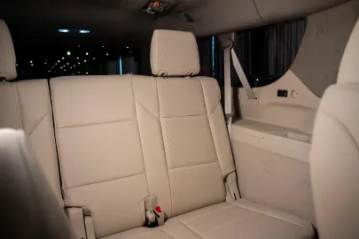 Car image 38