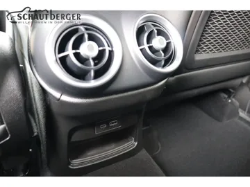Car image 39