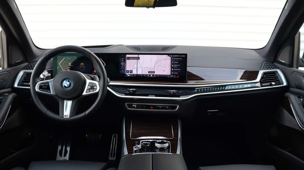 BMW X5 50e xDrive 360 kW image number 32