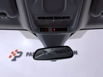 Car image 35