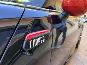Car image 21