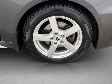 Car image 38