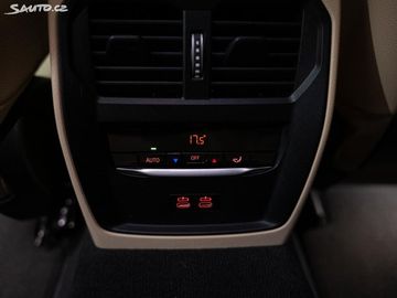 Car image 38