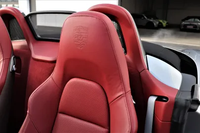 Car image 30