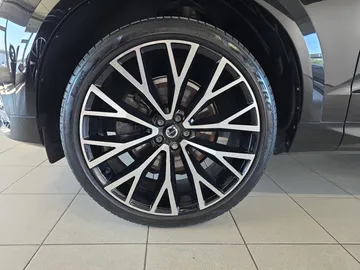 Car image 36