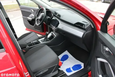 Car image 32