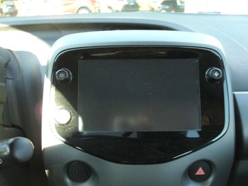 Car image 13