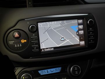 Car image 22