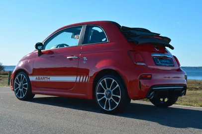Car image 3