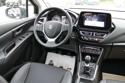 Car image 9