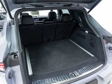 Car image 46