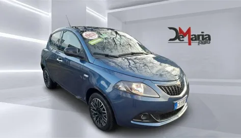 Car image 2