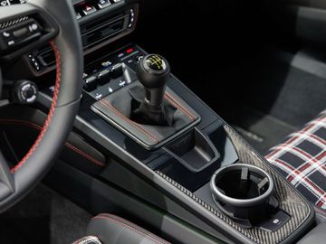 Car image 36