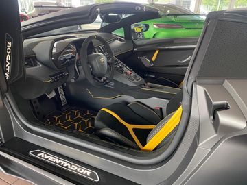 Car image 36