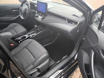 Car image 10