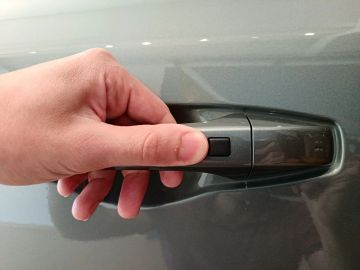 Car image 32