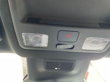 Car image 37