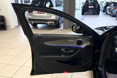 Car image 39